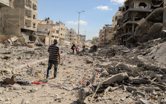 ما يجري في غزة إبادة جماعية يجب أن يتحرك العالم لوقفها فورًا كليمونس لاجواردات، منسقة الشؤون الإنسانية في "أوكسفام"