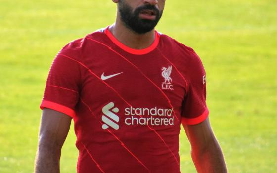 بسؤال لـ “يويفا” صلاح يعلق على استشهاد "بيليه فلسطين" العبيد  