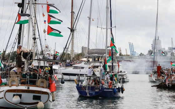 محامون فرنسيون يطالبون بكشف أماكن احتجاز نشطاء الأسطول