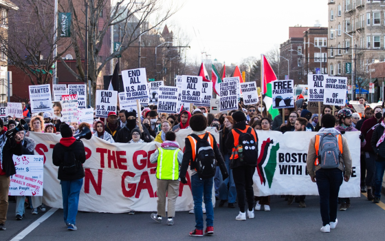 دعوى قضائية ضد تقييد “ترامب” لحرية التضامن مع فلسطين