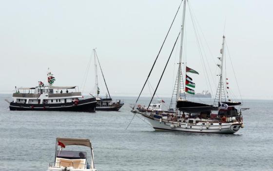 كيان الاحتلال يهدد "أسطول الصمود" بالاعتراض والإغراق