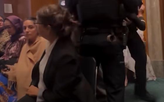 من قدامى المحاربين.. اعتقال جنديين أمريكيين اتهموا مجلس الشيوخ بالتواطؤ بالإبادة