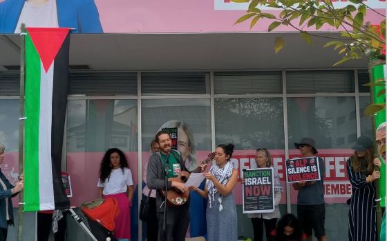 احتجاج أمام مكتب نائب أسترالي للمطالبة بقطع العلاقات مع الاحتلال