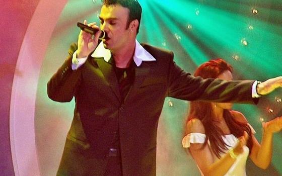 يروج للإبادة!.. تعطيل حفل الإسرائيلي ديفيد دور خلال مهرجان "مغني وارسو"