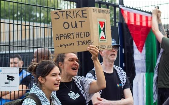 كفى تبييضًا رياضيًا لإسرائيل.. " احتجاج بروتردام ضد مشاركة الاحتلال في "بطولة أوروبا للبيسبول"