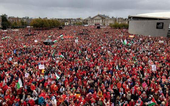 "عاقبوا إسرائيل".. تظاهرة تضامنية ضخمة من هولندا