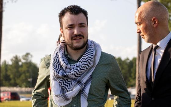 محمود خليل يفوز بحكم يتيح له المشاركة في فعاليات التضامن مجددًا