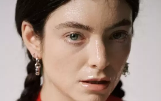 “لا موسيقى للإبادة”.. لورد تنضم إلى أكثر من 1000 فنان في حملة لمقاطعة الاحتلال