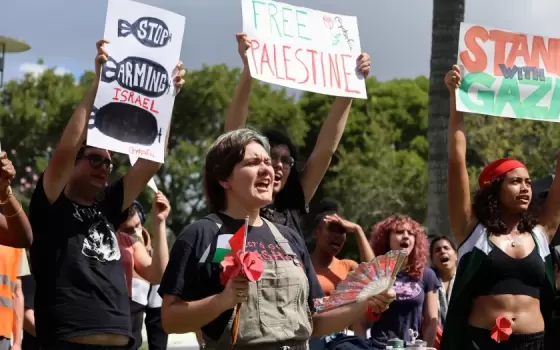 في جامعة فلوريدا الدولية.. احتجاج للمطالبة بسحب الاستثمارات من المتعاقدين مع جيش الاحتلال