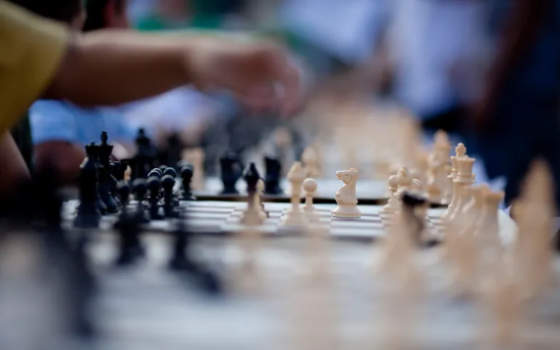 إسبانيا تمنع لاعبي الشطرنج الإسرائيليين من اللعب تحت علم الاحتلال