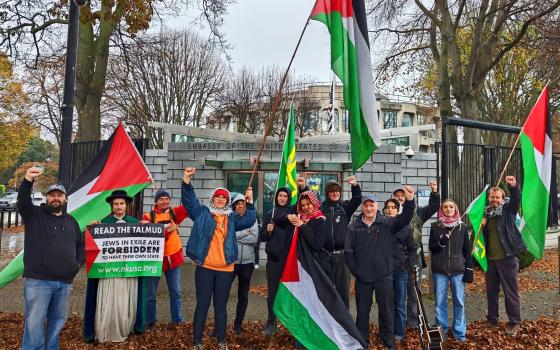 شريكة بالإبادة .. استمرار الاحتجاجات أمام السفارة الأمريكية في أيرلندا