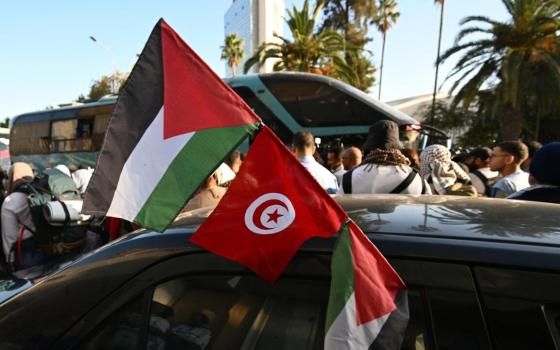 "نرفض الإبادة بغزة" ..تونسيون يبدؤون اعتصام "الصمود" أمام سفارة واشنطن