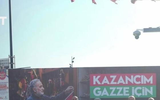 "ربحي من أجل غزة" .. مبادرة تتيح لتجار إسطنبول التبرع بدخل يوم لغزة