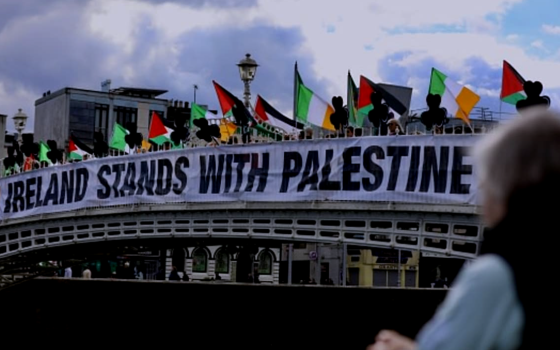 حركة أيرلندية تقدم مشروع قانون للعقوبات الاقتصادية على "إسرائيل"