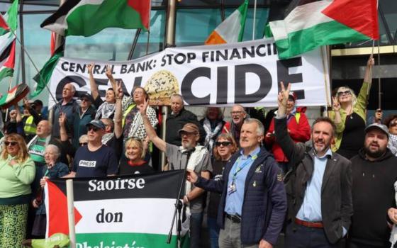 آلاف المتظاهرين في بلفاست يطالبون بمقاطعة الشركات المرتبطة بالاحتلال