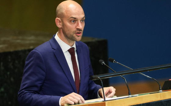 فرنسا تشدد على ضمان دخول المساعدات لغزة والضفة