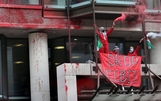 تدهور صحة ناشطي “حركة فلسطين” المضربين عن الطعام بالسجن