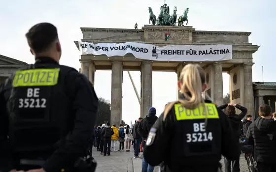 محكمة برلين تقضي بأن إغلاق الشرطة لمؤتمر مؤيد لفلسطين يعد انتهاكًا للقانون