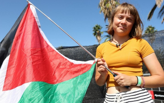 “غريتا ثونبرغ” ..تدعم طالب مصري يواجه الترحيل لأنه دعم فلسطين