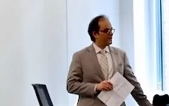 ندد بالمشروع الاستيطاني .. أستاذ أمريكي يرفع دعوى ضد جامعة "كنتاكي" بعد منعه من التدريس