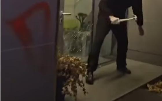 تؤمن "إلبيت" الإسرائيلية! أنصار فلسطين يستهدفون شركة "أليانز" في برلين