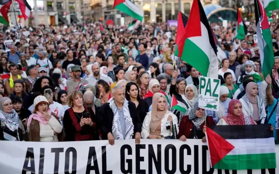 "تأمين غزة وإدارتها!"  احتجاج في "آن أربور" ينددون بقرار مجلس الأمن وإدارة ترامب