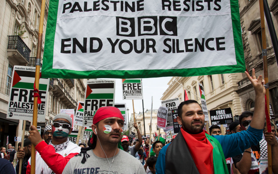 "بي بي سي" توقف بث فعالية شعرية جمعت أطفالًا فلسطينيين وبريطانيين