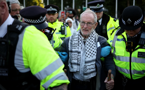 بريطانيا تجرّم هتافات “الانتفاضة” في المظاهرات