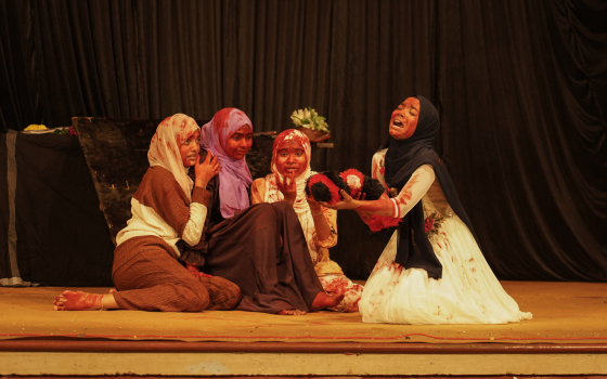 تكريم فني لفلسطين في أكبر مهرجان مدرسي بآسيا