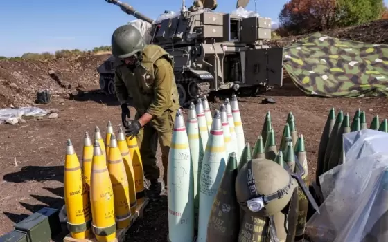 قبل ساعات من ليلة الميلاد ..حكومة إسبانيا تُفعّل الاستثناء وتُجيز نقل مواد دفاعية إلى الاحتلال  