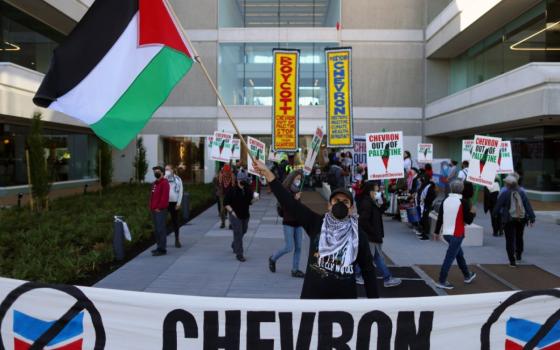 من فنزويلا إلى فلسطين ..حملة دولية لمقاطعة شركة الوقود "شيفرون" لدعمها الاحتلال