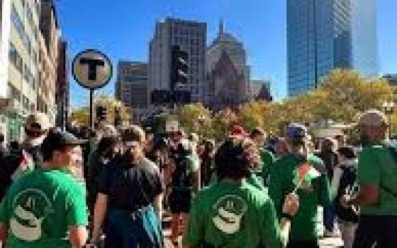 تصعيد عالمي يضغط على "ريبوك" لوقف رعاية اتحاد الاحتلال..اعتقالات وقمع في برلين خلال تظاهرة داعمة لفلسطين وغزة