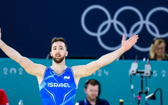 إندونيسيا تمنع رياضيين إسرائيليين من دخول أراضيها..طالب يقاطع بنك سكوتيا.. ومحتجون يقاطعون خطاب رئيس الوزراء الأيرلندي بالهتافات التضامنية