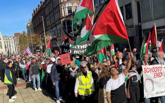 دعمًا لفلسطين احتجاج في بلفاست رفضًا للدور الأمريكي في النزاعات الدولية