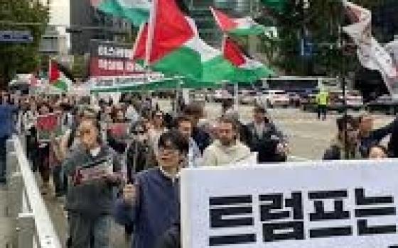 حصار “هوم بارغينز" بأسكتلندا.. واقتحام مخبز “تاتيه” الفرنسي رفضًا لتوظيفه جنود الاحتلال..يوم عمل حاشد يستهدف بنك “باركليز” في غلاسكو