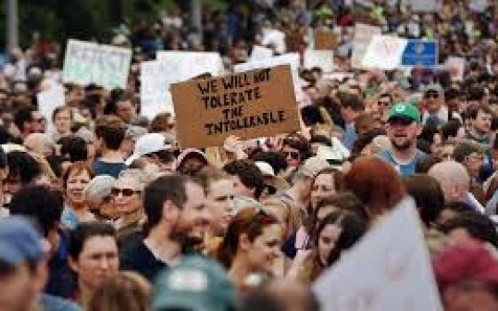 53 ألف مشجّع يشعلون مدرجات “سان ماميس” بفعاليات تضامن وإسناد....عشرات الآلاف يجتاحون الع رفضًا لميلوني ودشوارعمها للاحتلال