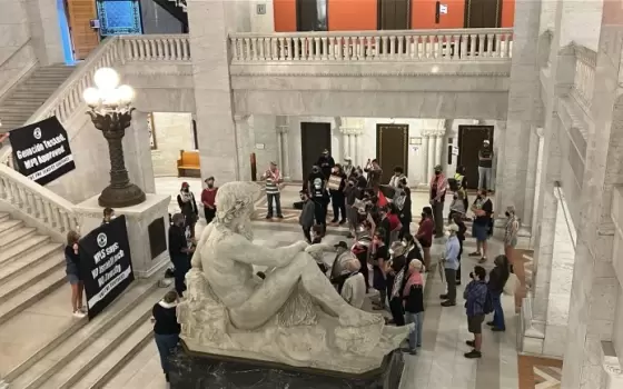 مدينة "مينيابوليس" تلغي عقدها مع شركة مراقبة إسرائيلية...محاصرة سجن "بنتونفيل" دعمًا لمضربي "حركة فلسطين" عن الطعام