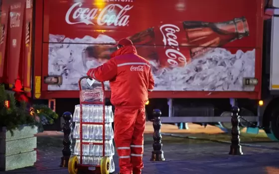 متواطئة بالإبادة .."رابطة التضامن مع فلسطين" تطلق عريضة لمقاطعة "كوكا كولا"