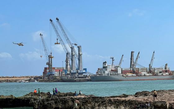 المقاطعة في مصر تدعو للتصدي لسفينة تنقل أسلحة لكيان الاحتلال..احتجاجات مستمرة لدعم سجناء "فيلتون 24" المضربين عن الطعام