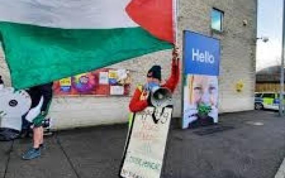 يبيع التمور الإسرائيلية دعوات لمقاطعة متجر“تيسكو” في أيرلندا