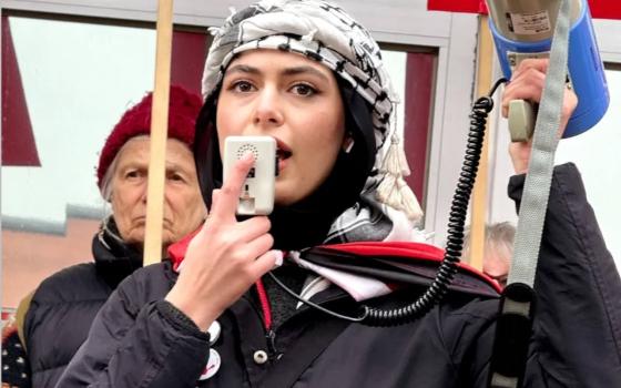 سارة قيشاوي: قرار إيقافي لم يكن صادمًا بل سخيفًا ومخزٍ لدعمي فلسطين  