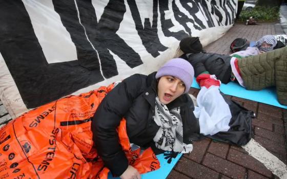 الناشطة توتا هوكسا: أشعر وكأنني أختنق وسأواصل الإضراب رغم الخطر والمخاوف الصحية