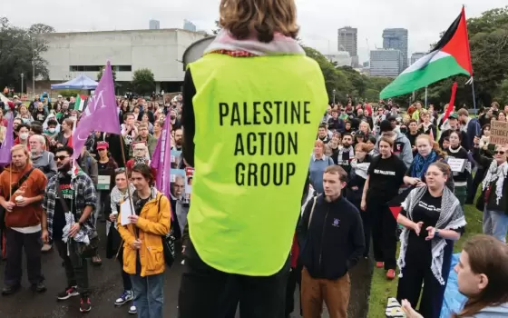 "أليانز" و "أفيفا" للتأمين تنسحبان من الشراكة مع “إلبيت” الإسرائيلية...حملة توقيع دولية لدعم "غريتا ثونبرغ" ضد اتهامات الإرهاب