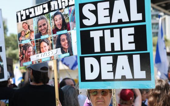 احتجاجات التضامن تجبر الوفد الإسرائيلي على مغادرة جلسة العدالة المناخية... احتجاجات أمام شركة  "إلبيت سيستمز " في لندن وبرلين