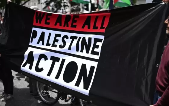 تضييق غير مسبوق..  محاكمة ناشط داعم لـ "حركة فلسطين" لأول مرة باسكتلندا