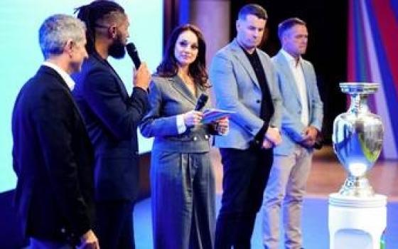 احتجاج تضامني يعطل حفل إطلاق بطولة أوروبا 2028 في لندن...احتجاج متجدد دعمًا للمقاطعة في المغرب ومحاصرة متاجر “زارا" بغلاسكو