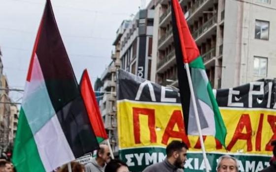 نحيي عمال الموانئ العالمية لرفضهم التواطؤ بجرائم الإبادة