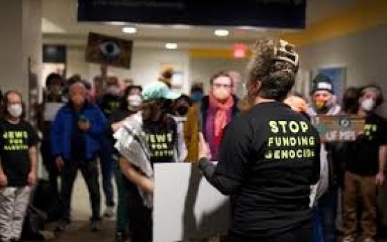 مدينة "مينيابوليس" تلغي عقدها مع شركة مراقبة إسرائيلية...محاصرة سجن "بنتونفيل" دعمًا لمضربي "حركة فلسطين" عن الطعام