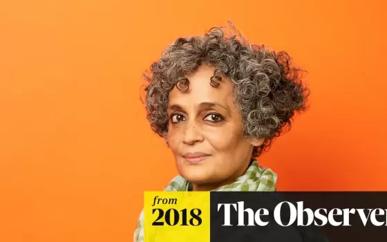 لمنعها الحديث عن الإبادة في غزة  ...الكاتبة الهندية روي تنسحب من مهرجان برلين السينمائي