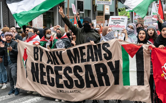 مليار دولار عقابًا!  "ترامب" يصعّد هجومه على جامعة هارفارد لدعمها الطلاب المتضامنين